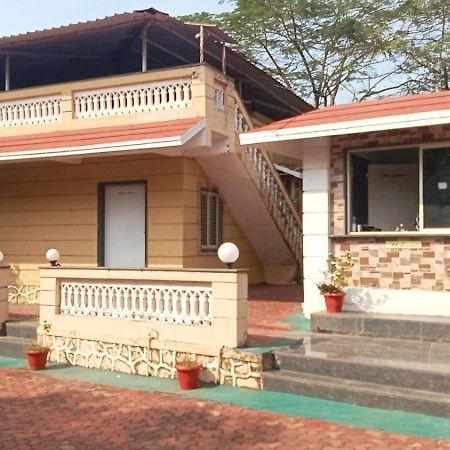 Giriraj Garden Resort Vagholi  Exteriör bild