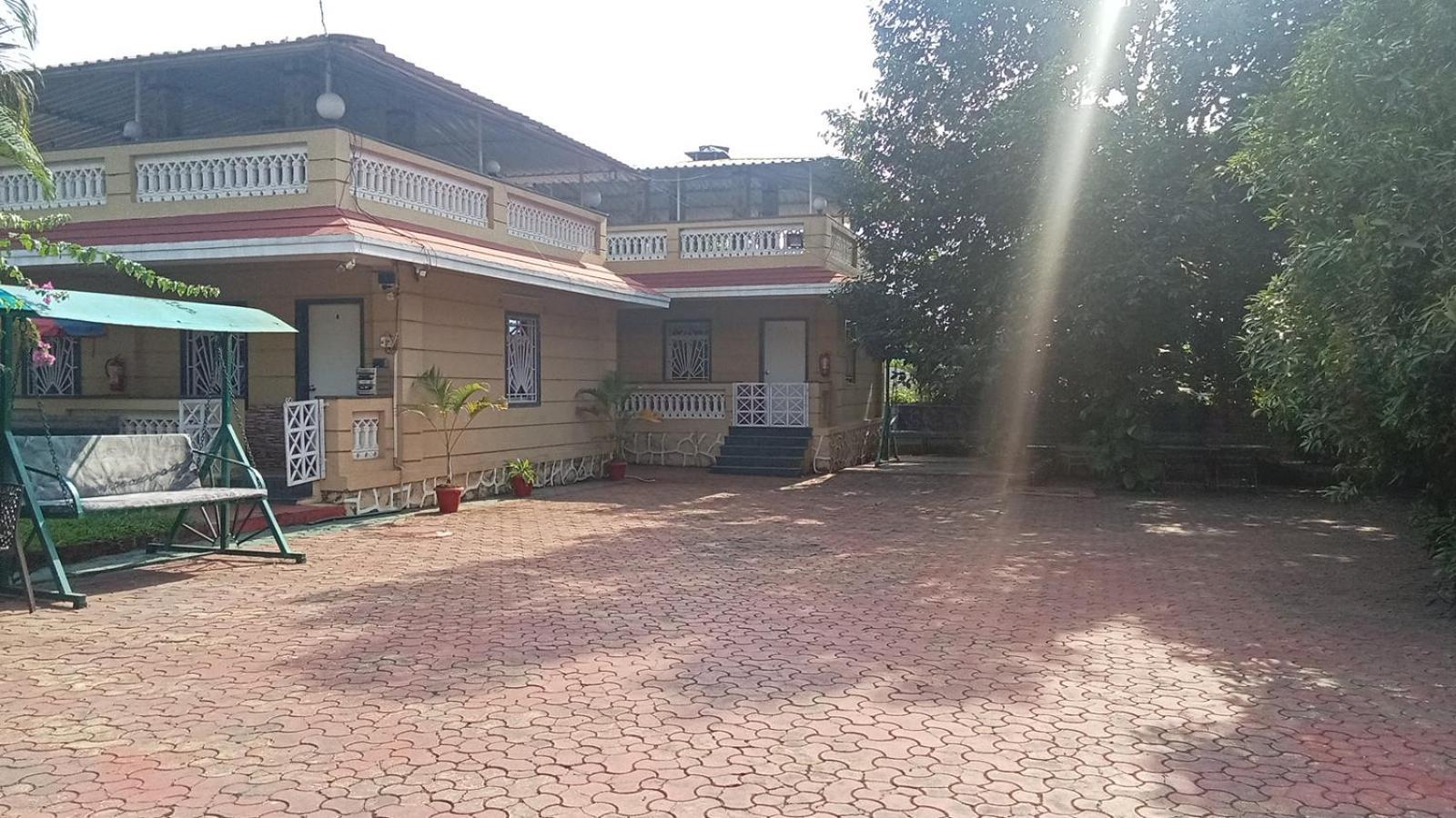 Giriraj Garden Resort Vagholi  Exteriör bild